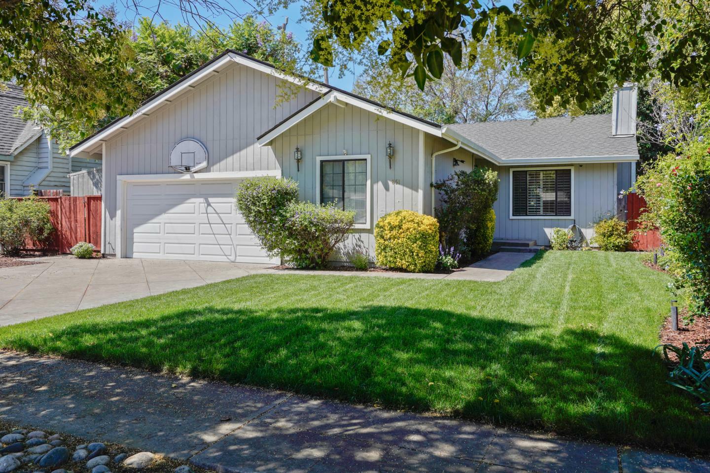 Property Photo: 851 Wren Drive CA 95125