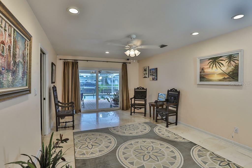 Property Photo:  8704 Bay Crest Lane  FL 33615 