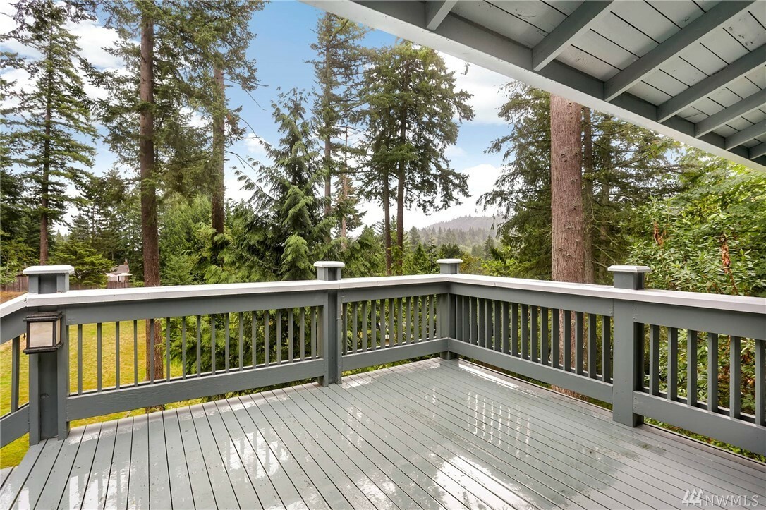 Property Photo:  3220 162nd Place SE  WA 98008 