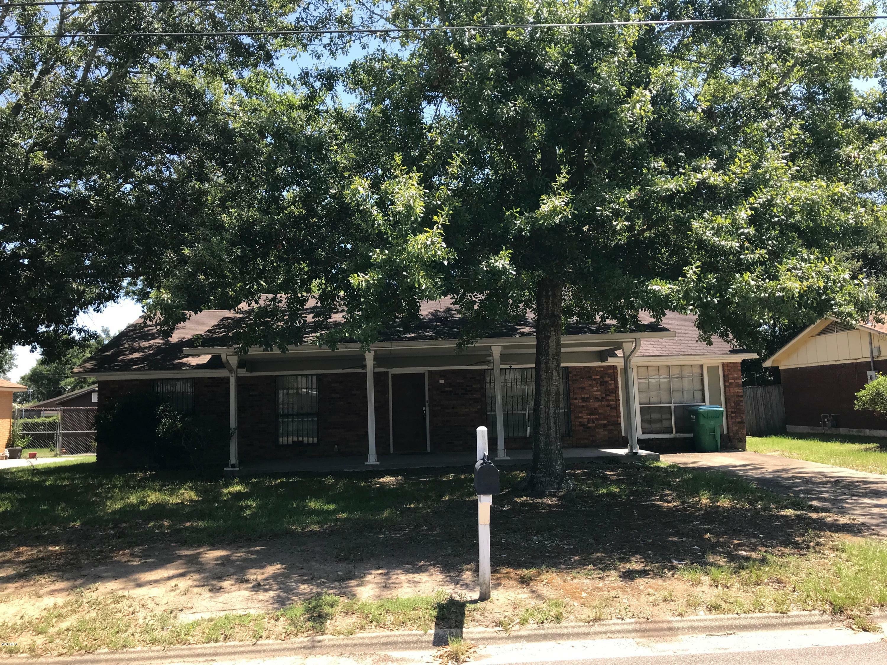 1317 Poplar Avenue  Gulfport MS 39507 photo