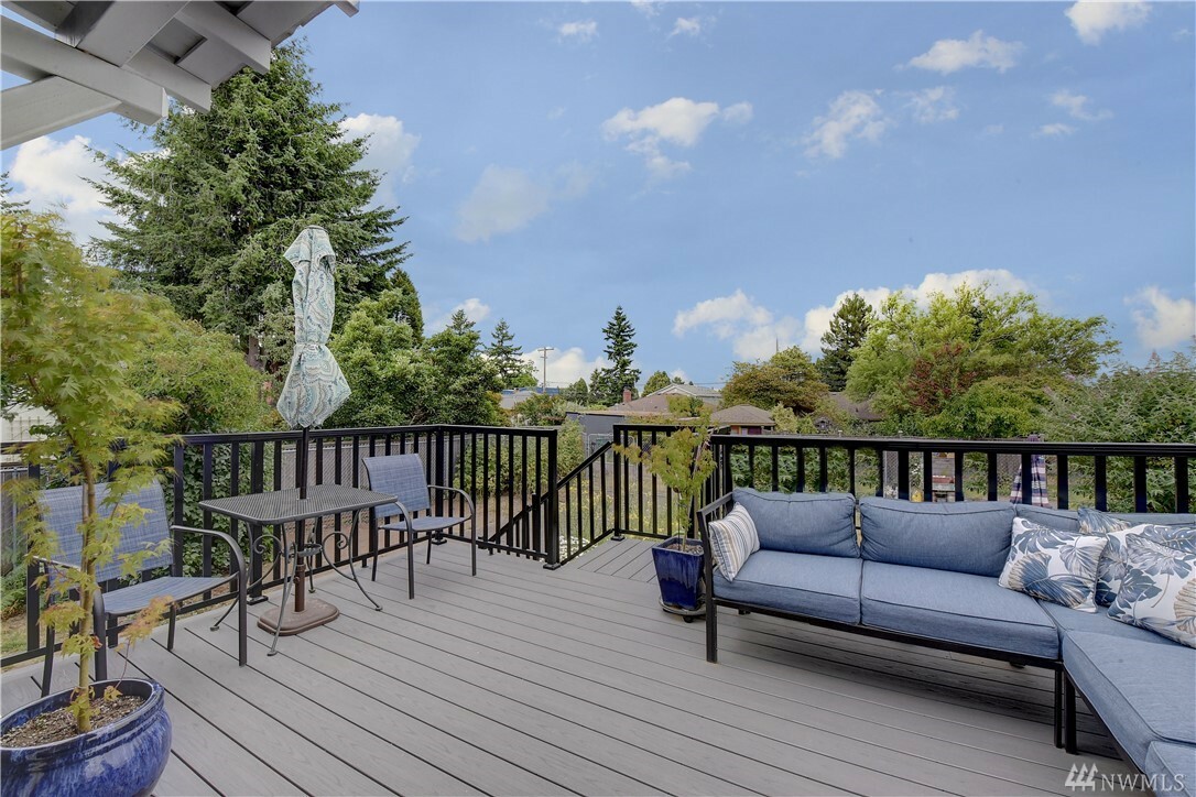 Property Photo:  11246 Evanston Ave N  WA 98133 