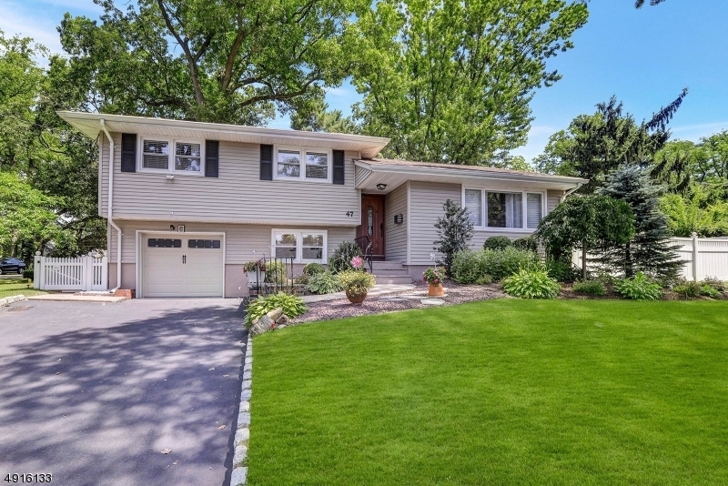 Property Photo:  47 Hemlock Dr  NJ 07652 