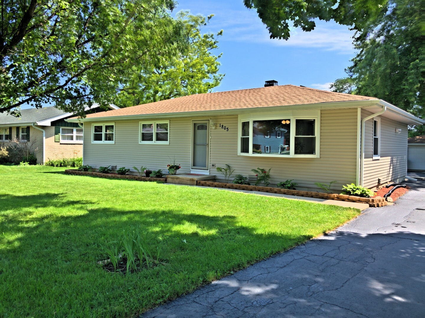 Property Photo:  1805 Fairfield Road  IL 60046 