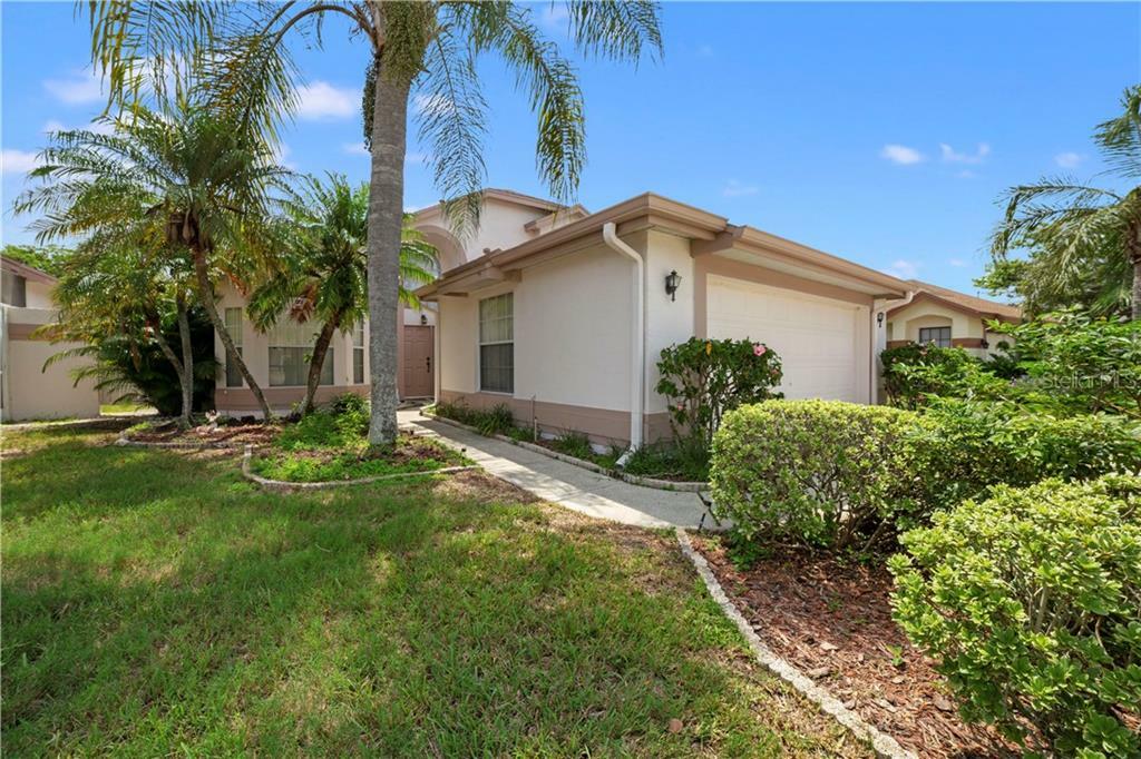 Property Photo:  5707 Parkview Lake Drive  FL 32821 