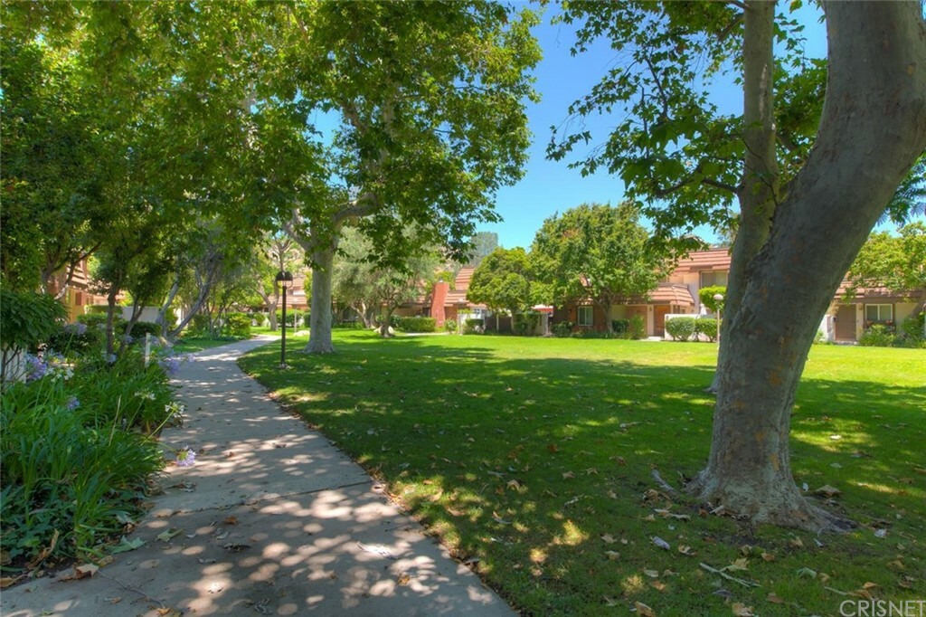 Property Photo:  10341 Larwin Avenue  CA 91311 