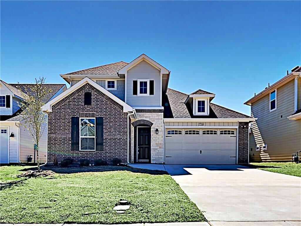 Property Photo: 720 Mulberry Court TX 75009
