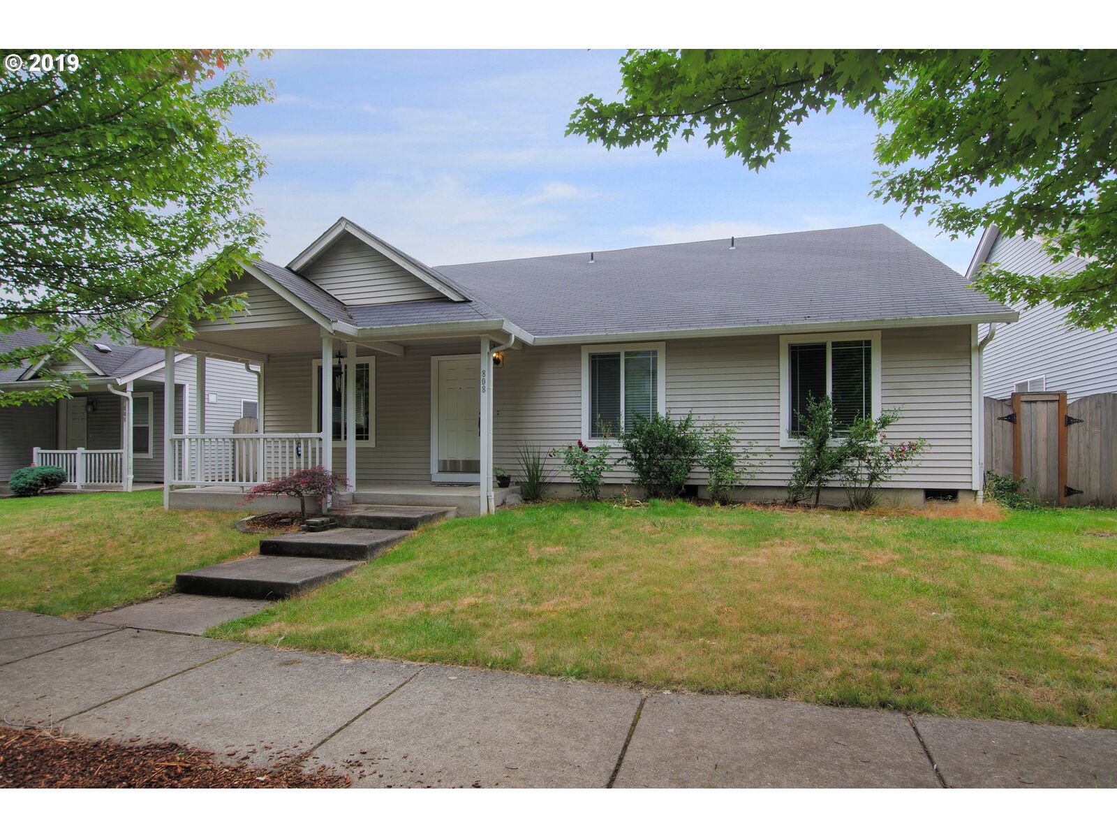 Property Photo:  808 NW 15th Ave  WA 98604 