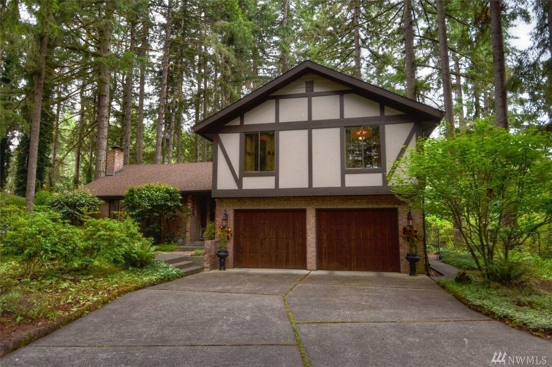 Property Photo: 3013 Country Club Lp NW WA 98502