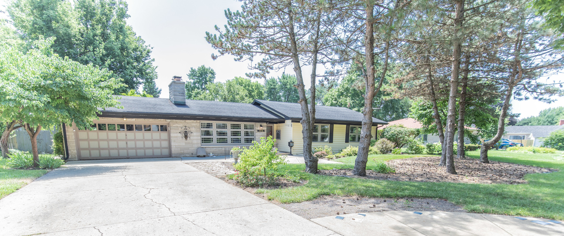 Property Photo: 1416 Glenwood Avenue IL 60435