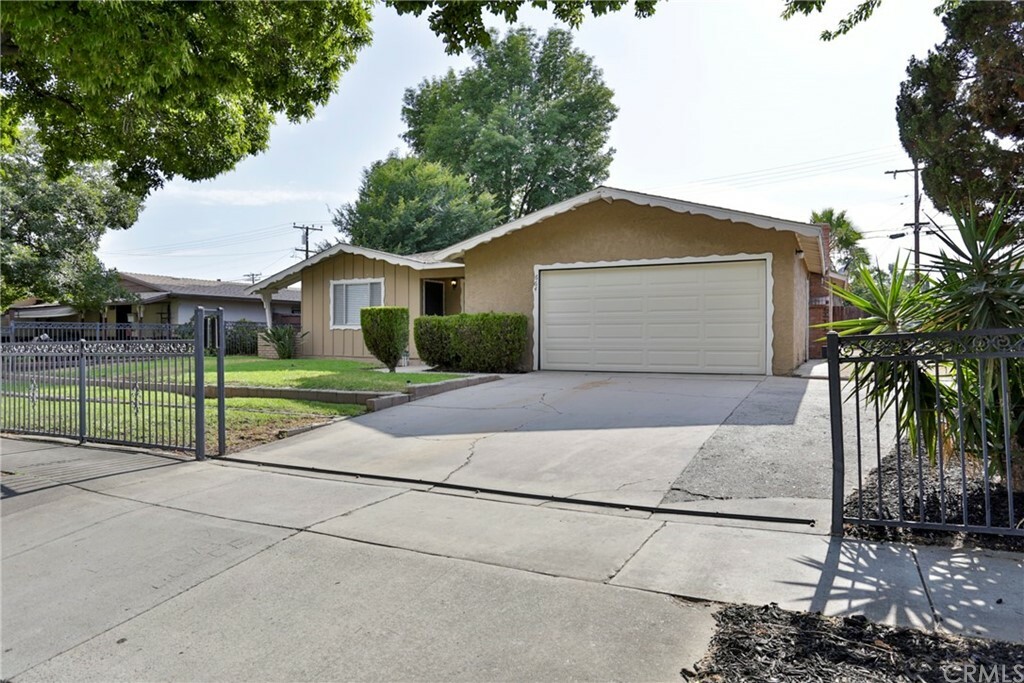 Property Photo:  664 N Rosalind Avenue  CA 92376 