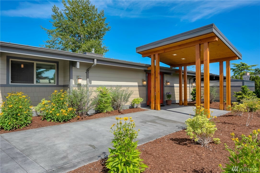 Property Photo: 8228 Cowichan Rd WA 98230