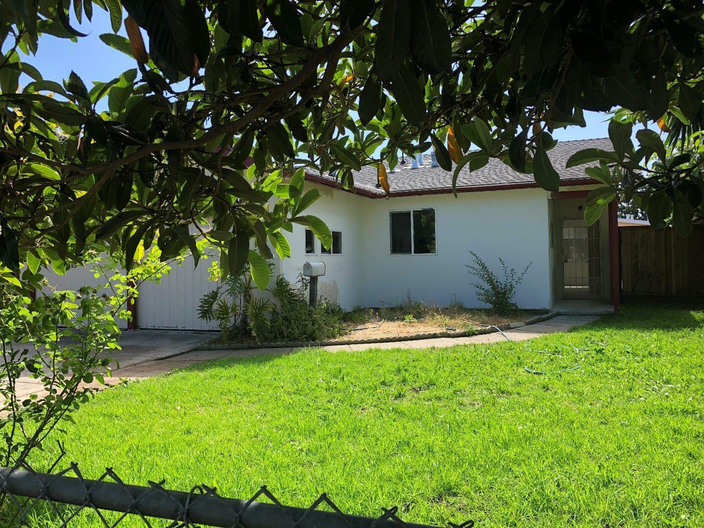 Property Photo: 2878 Fordham Street CA 94303