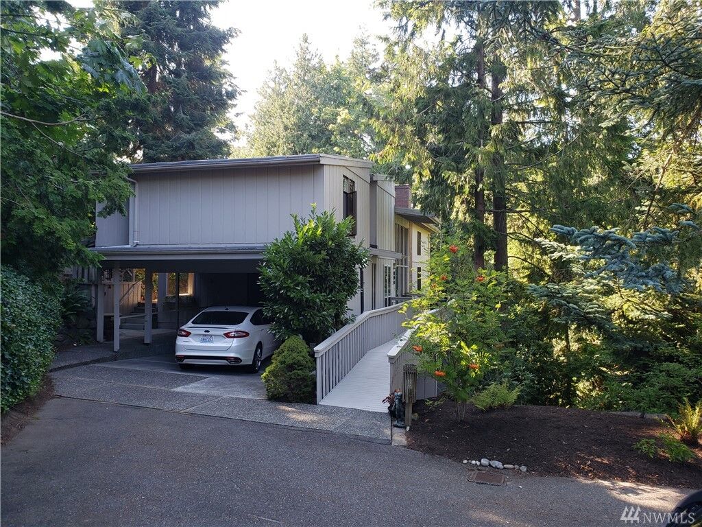 Property Photo:  850 Edmonds St  WA 98020 
