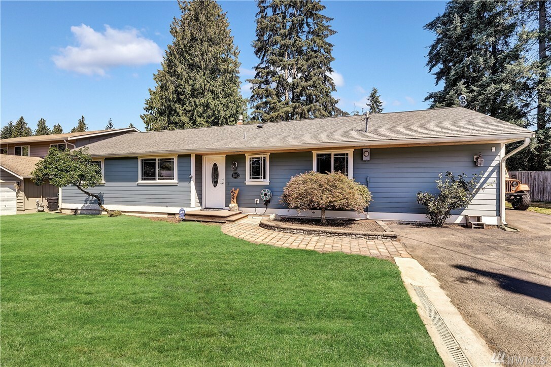 Property Photo: 9501 217th St SW WA 98020