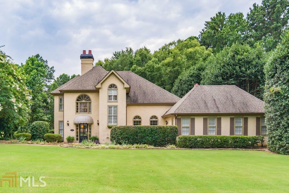 Property Photo: 450 Clubfield Dr GA 30075
