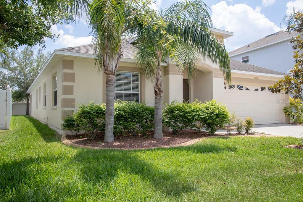 Property Photo:  11541 Addison Chase Drive  FL 33579 