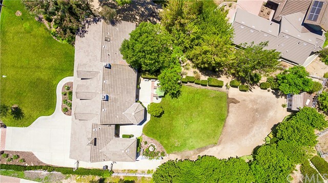 Property Photo: 30518 Avenida Estrada CA 92591