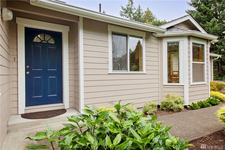 Property Photo:  1415 12th Ave SW  WA 98502 