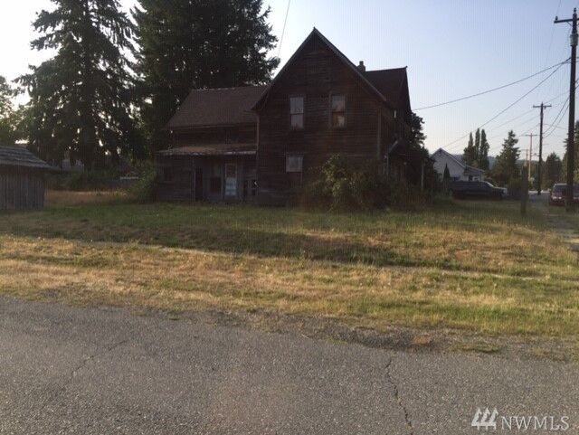 Property Photo: 410 S Kentucky Ave WA 98252