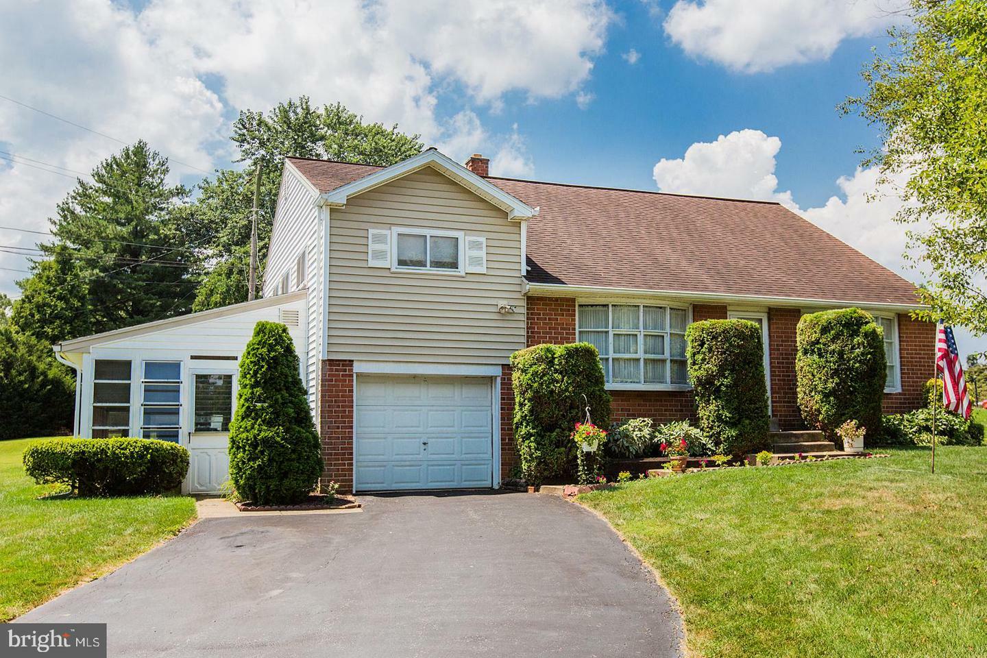 Property Photo: 2710 Chapel Road PA 17603