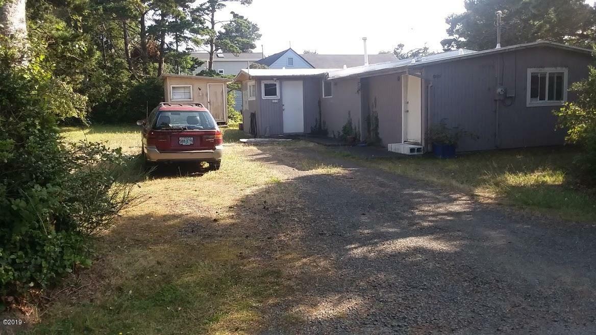 Property Photo: 1218 SW 66th Street OR 97367