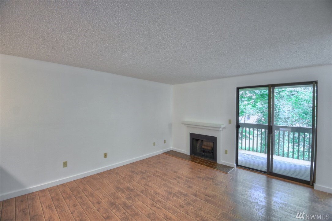 Property Photo:  303 Kenyon St NW 3B  WA 98502 