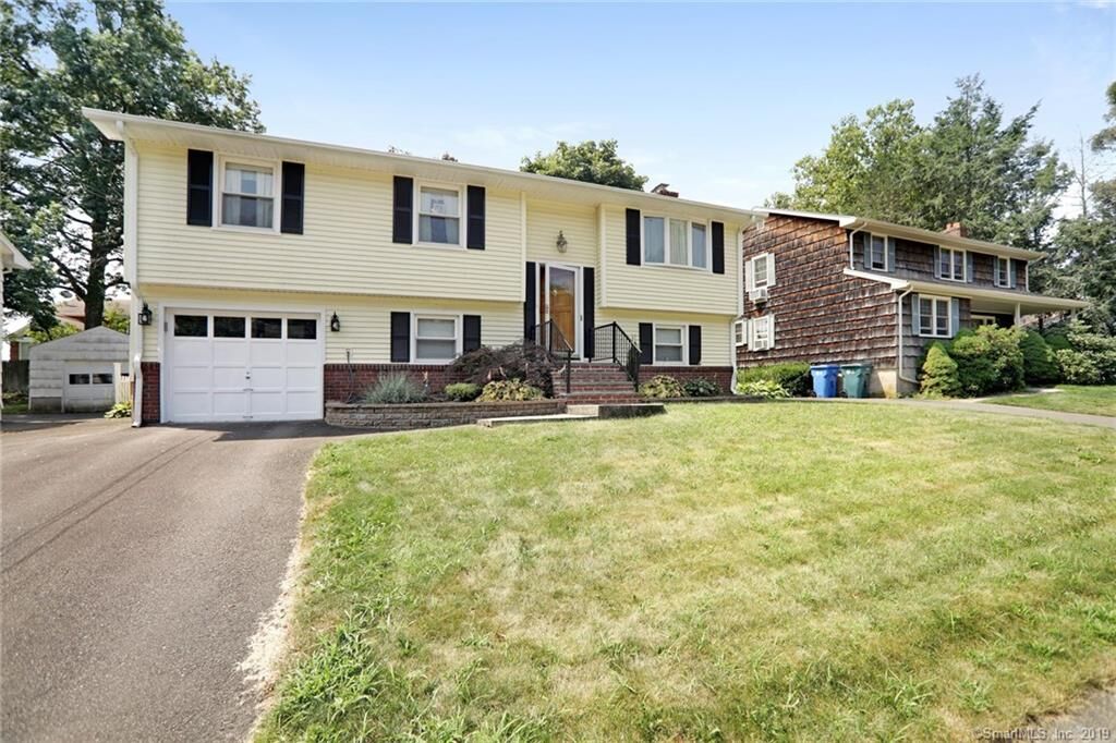 Property Photo: 18 Dadio Road CT 06517