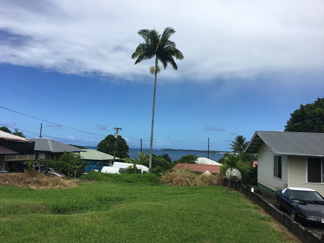 Property Photo:  664 Wainaku St  HI 96720 