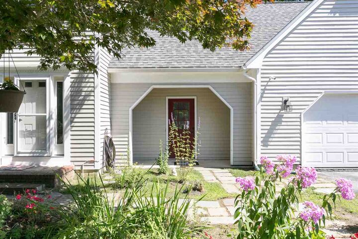 Property Photo:  106 Stirling Place  VT 05408 