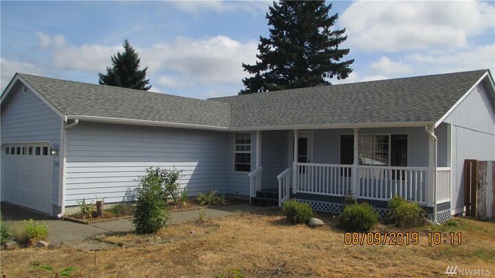 Property Photo: 15736 95th Ct SE WA 98597
