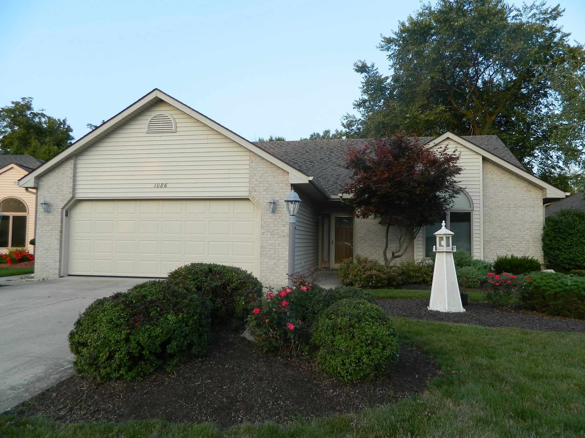 Property Photo: 1086 Boulder Ridge Drive IN 46774