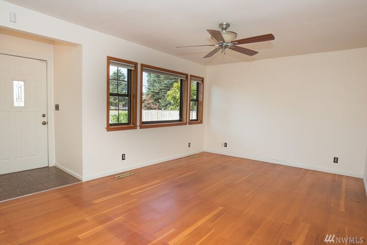 Property Photo: 465 W Columbia Street WA 98272