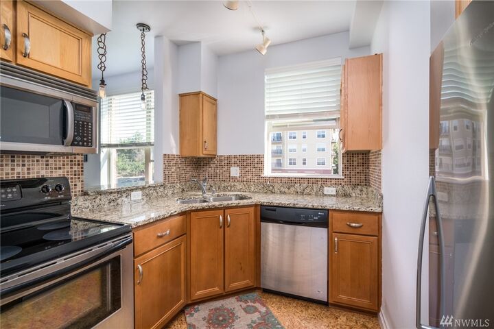 Property Photo: 910 Harris Avenue 405 WA 98225