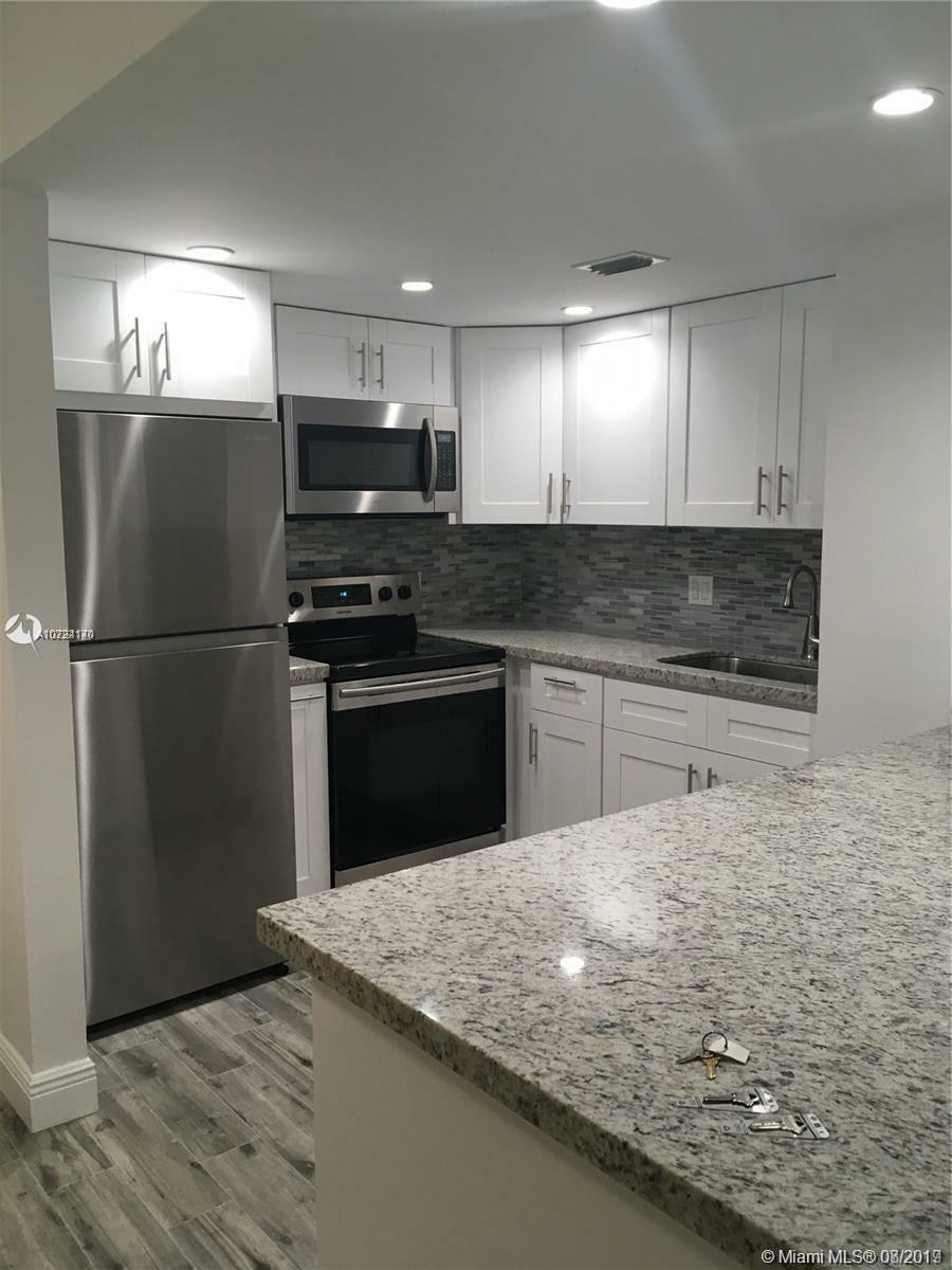 Property Photo: 7925 SW 86th St 903 FL 33143