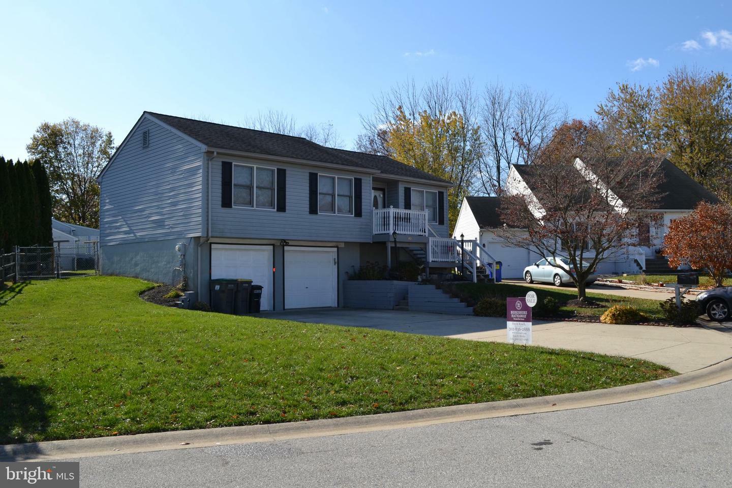 Property Photo:  10 Coolidge Court  DE 19702 