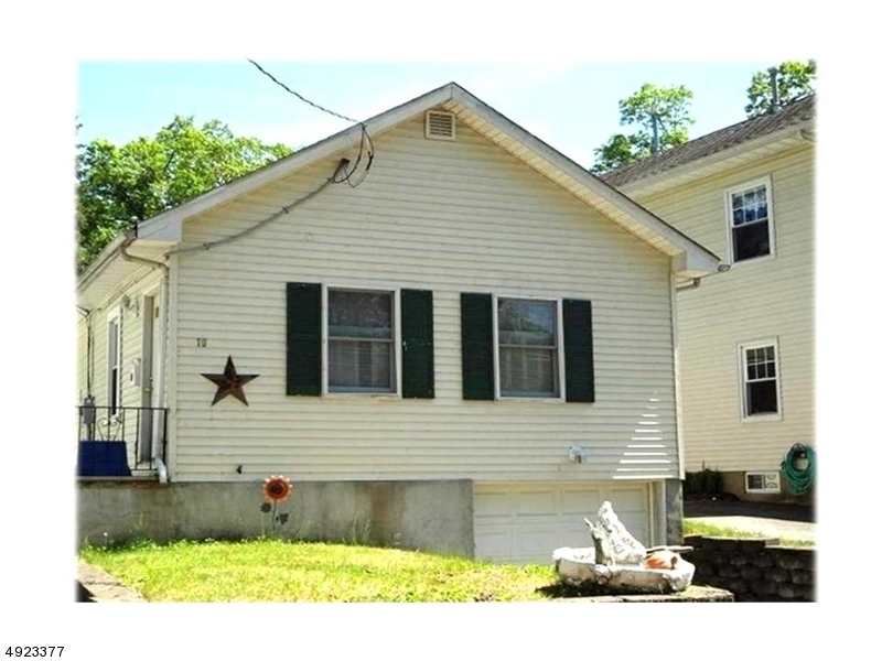 Property Photo: 10 Cherokee Trl NJ 07834