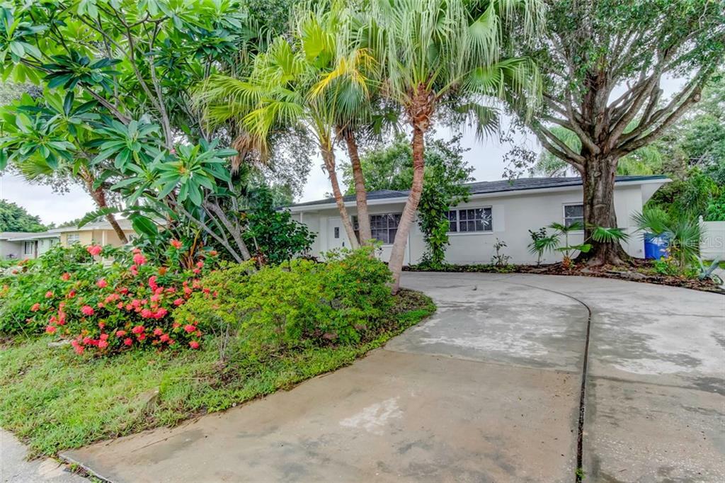 Property Photo:  6501 20th Street N  FL 33702 