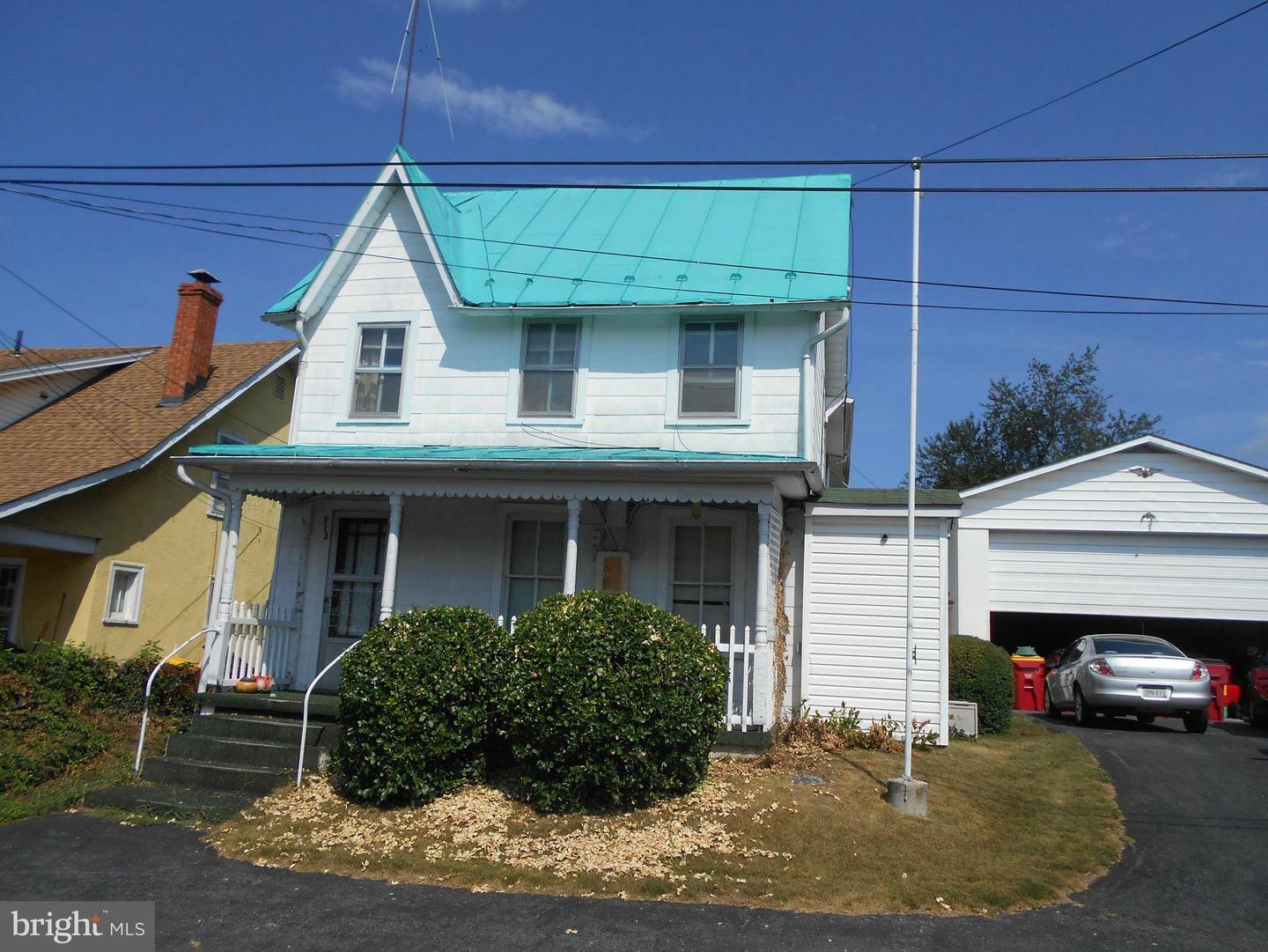 Property Photo:  113 E 10th Ave  WV 25438 