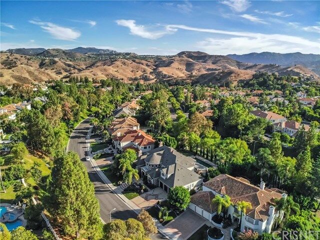 Property Photo: 5441 Newcastle Lane CA 91302