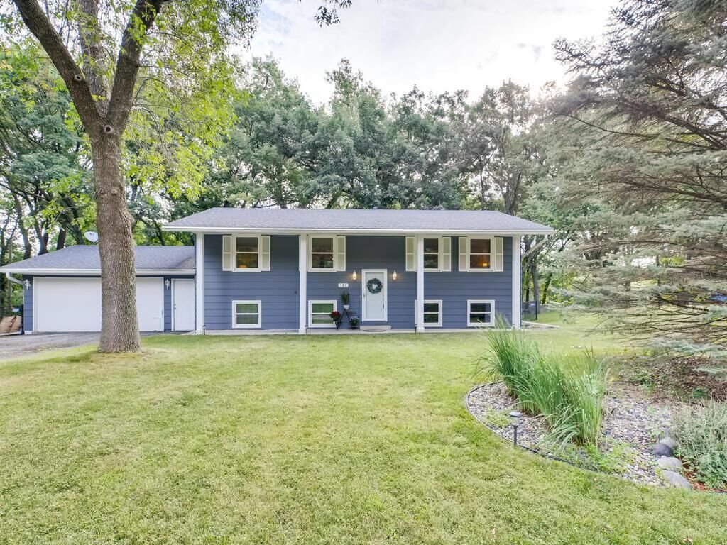 Property Photo: 121 Beaumont Court MN 55124