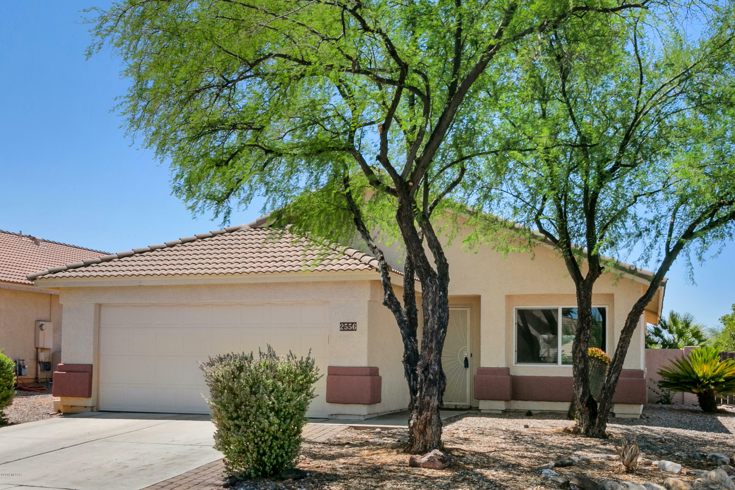 Property Photo: 2556 E Steppe Court AZ 85755