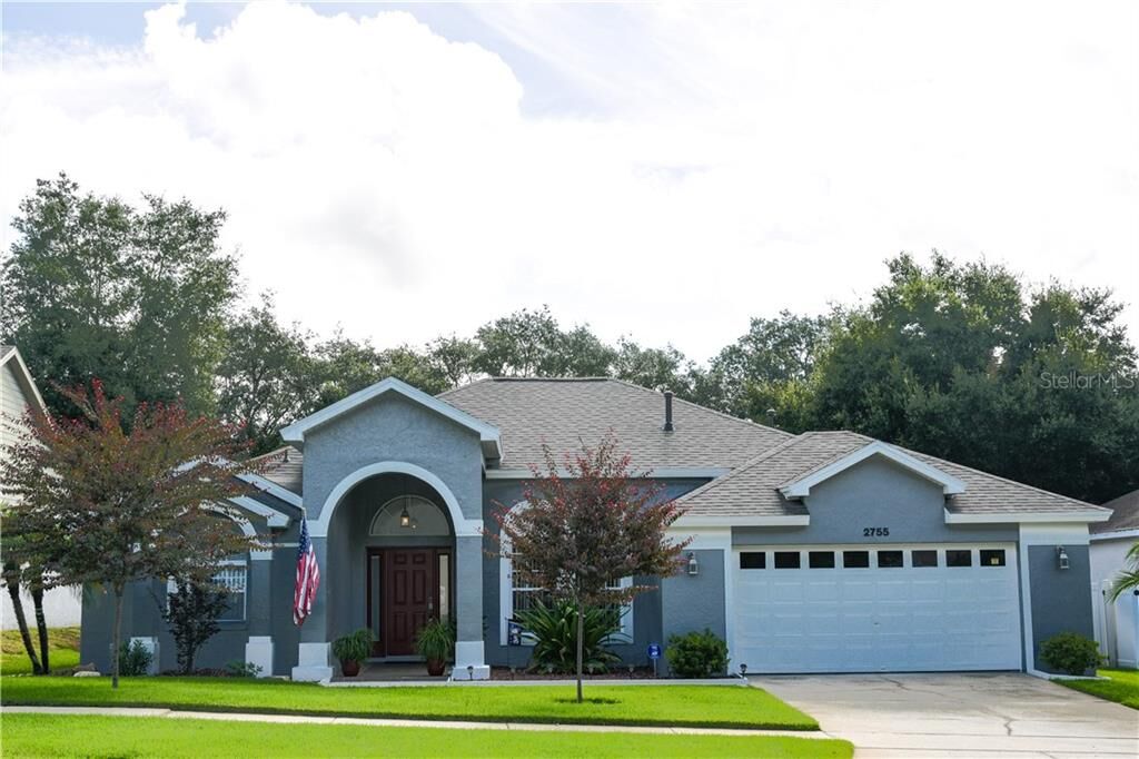 Property Photo:  2755 Cedaridge Circle  FL 34711 
