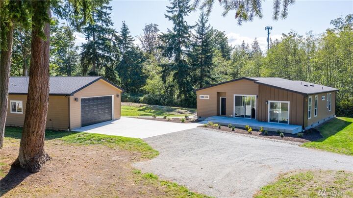 Property Photo: 3614 S East Camano Dr WA 98282