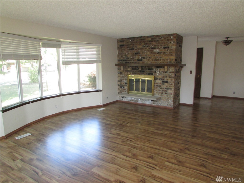 Property Photo: 430 Spiketon Rd WA 98321