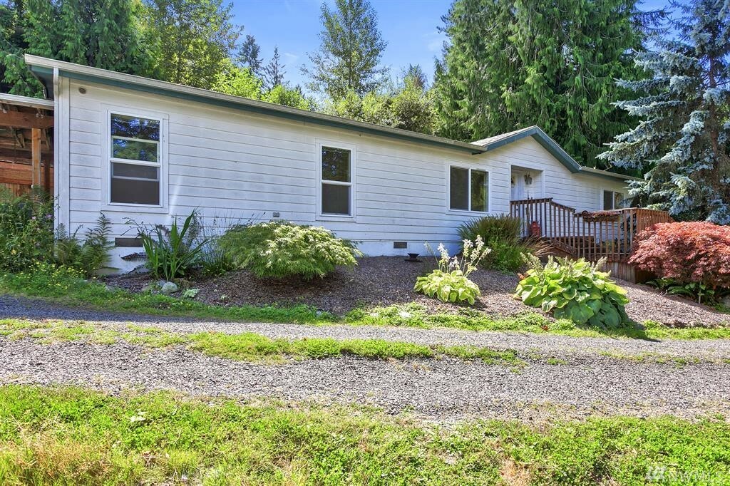 Property Photo:  16916 212th Ave NE  WA 98077 