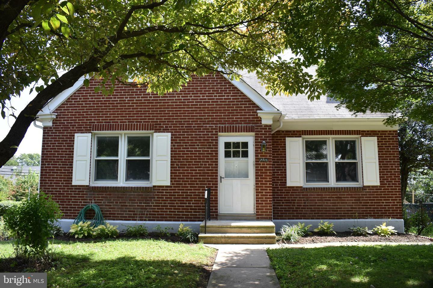 Property Photo:  7315 Ryers Avenue  PA 19111 