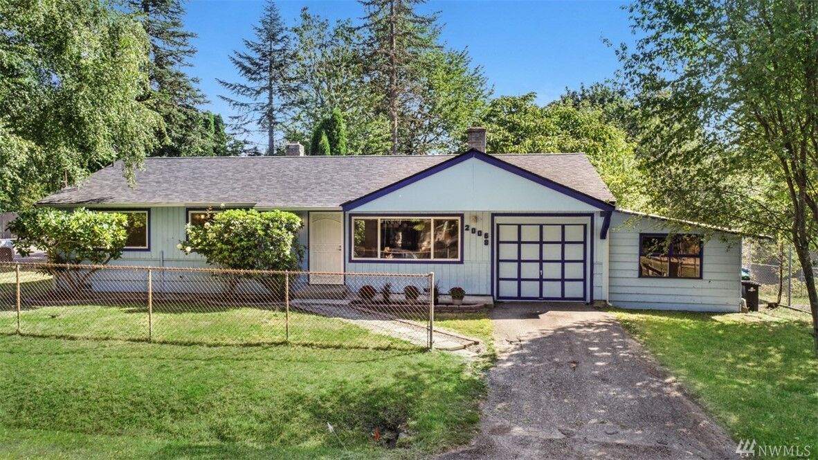 Property Photo: 20068 21st Ave NE WA 98155