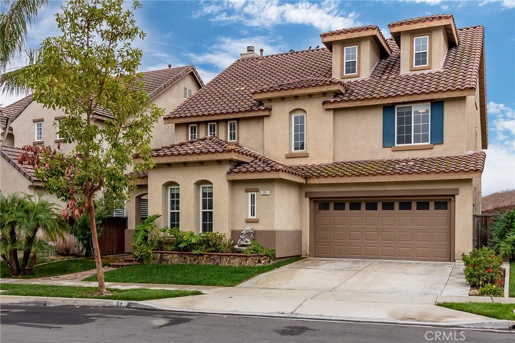 Property Photo:  31 Goldbriar Way  CA 92692 