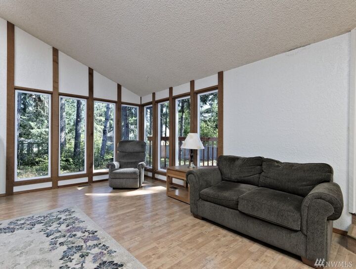 Property Photo:  91 E Springwood Lane  WA 98584 