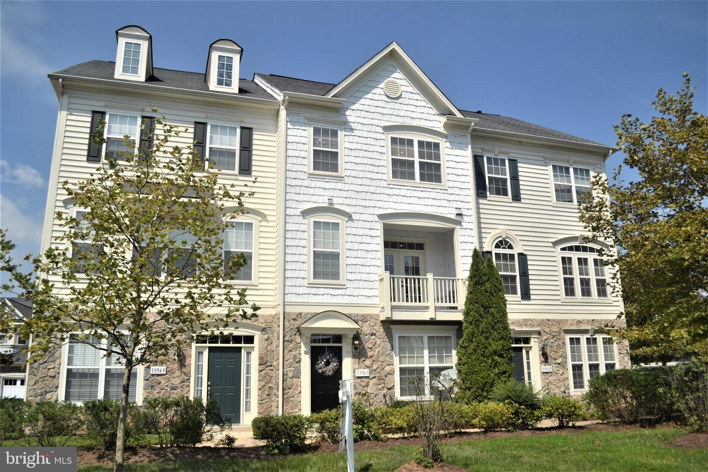 Property Photo: 13967 Greendale Drive VA 22191